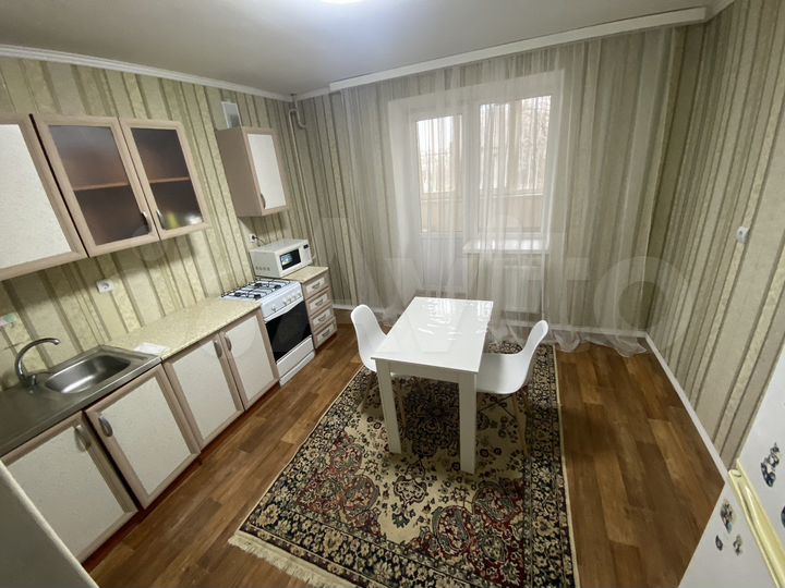 1-к. квартира, 43 м², 2/10 эт.