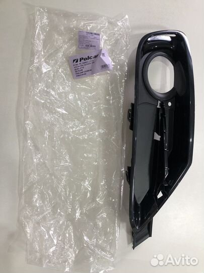 Решетка противотуманной фары правой BMW