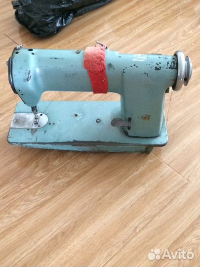 Промышленная швейная машинка