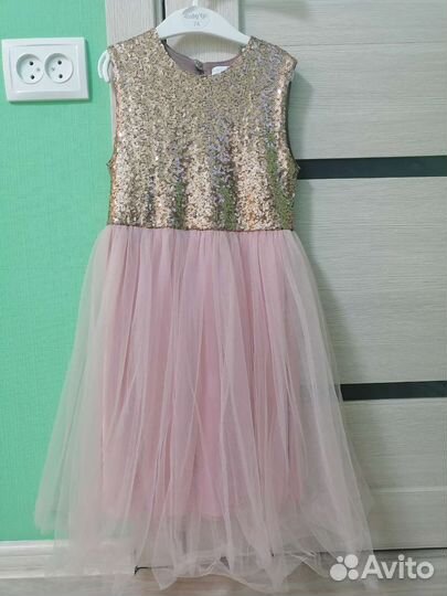 Нарядное платье