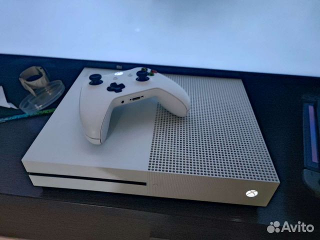 Xbox One S 1tb с играми