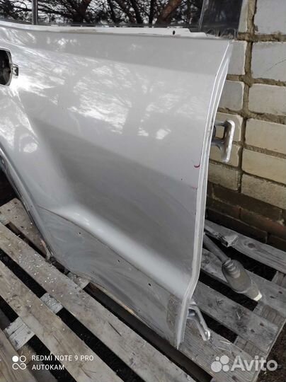 Дверь задняя правая Mitsubishi Pajero 3 рейсталинг