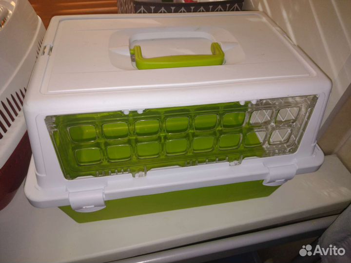 Переноска для кошек пластиковая