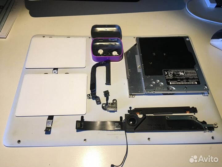 Apple MacBook A1342 середина 2010 запчасти