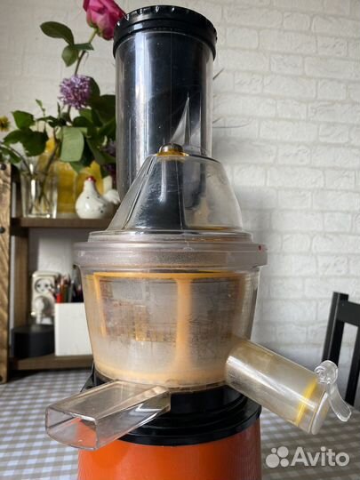 Соковыжималка шнековая kitfort