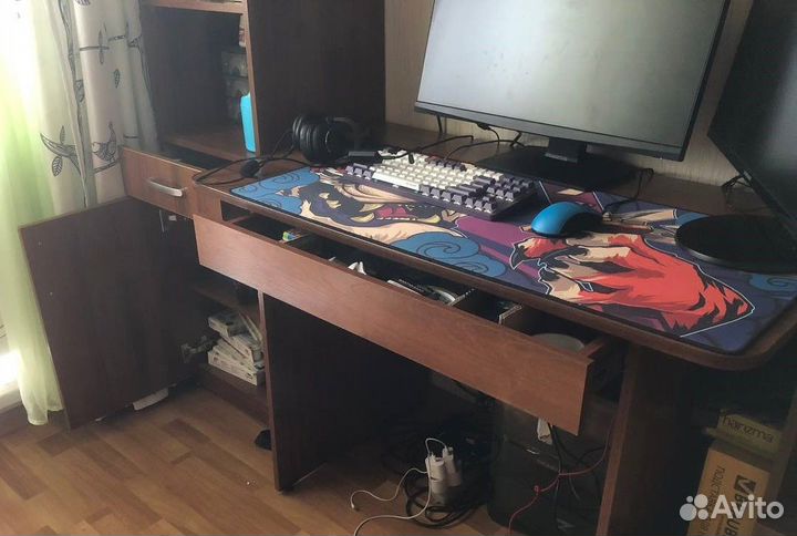 Школьный уголок