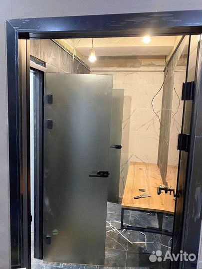 Стеклянные двери на заказ