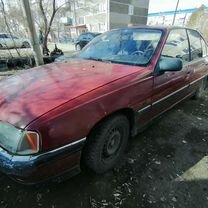 Opel Omega 2.0 MT, 1992, 300 000 км, с пробегом, цена 130 000 руб.