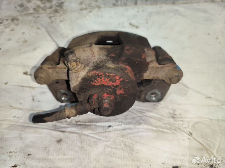 Передний левый суппорт Chevrolet Lacetti