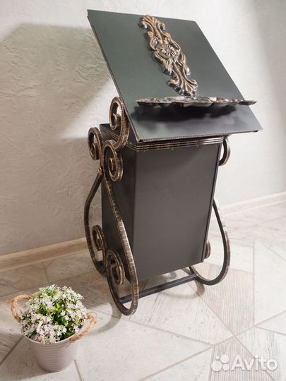 Кованая урна 