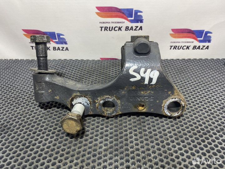 Кронштейн амортизатора нижний левый