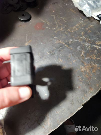 Кнопка ручника Audi А4 A5 8К1927225В