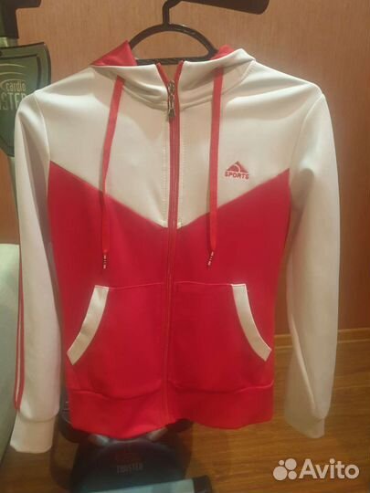 Спортивный костюм женский