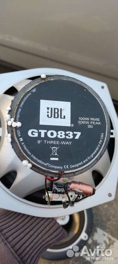 Комплект колонок в авто