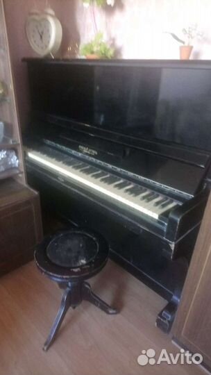 Пианино Красный Октябрь Ленинград с крутящимся сту