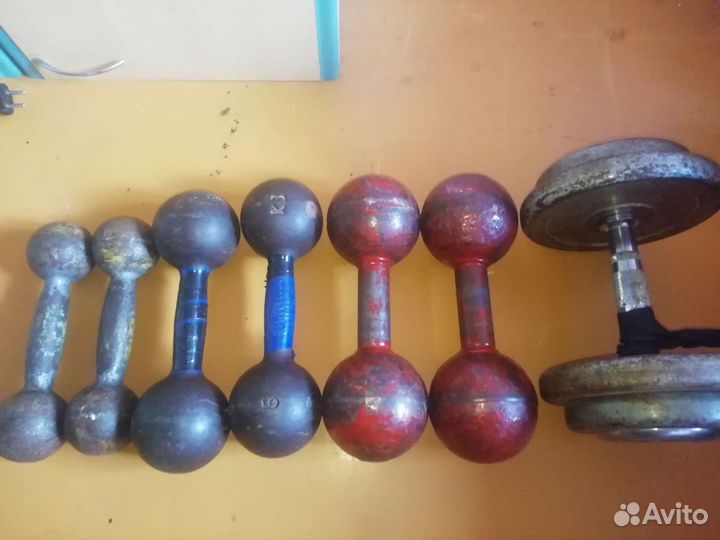 Набор гантелей