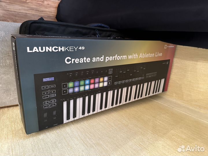 Midi-клавиатура 49 Novation Launchkey 49 MK3