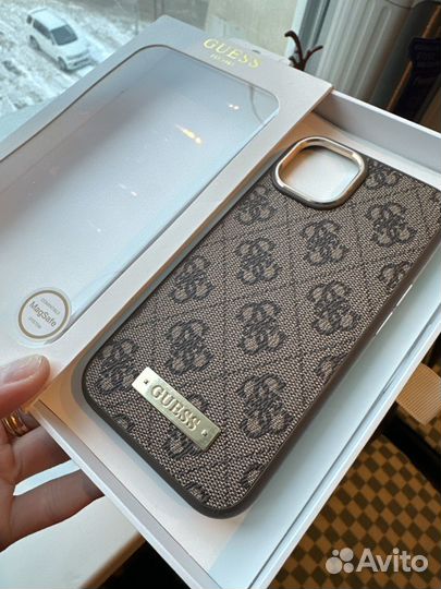 Чехол на iPhone 13