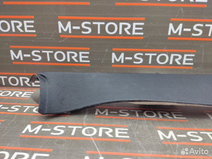 Обшивка стойки задняя правая Mercedes-Benz