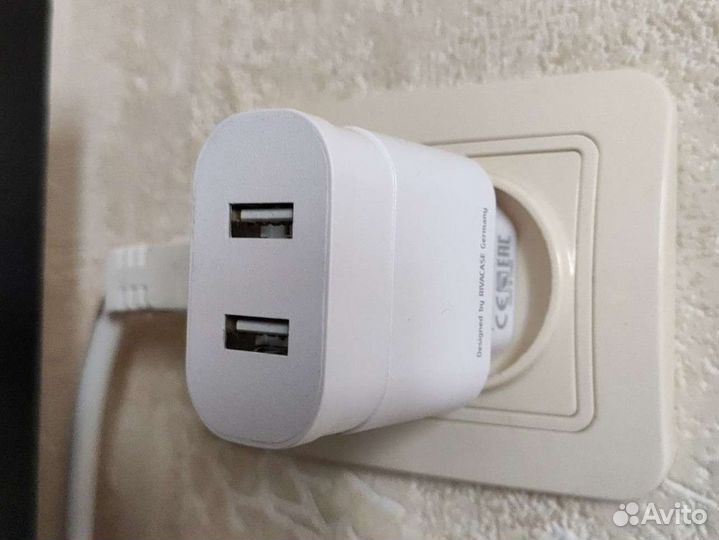 Зарядное устройство rivacase VA4123