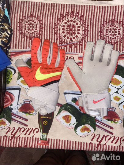 Вратарские перчатки nike phantom elite