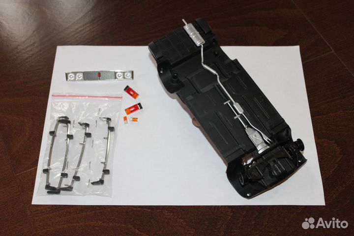 Запчасти для модели ваз-2106 от Triple9 1:18