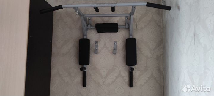 Турник настенный с брусьями