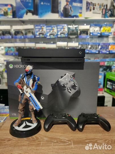 Xbox One X + 2 геймпада + обмен на вашу приставку