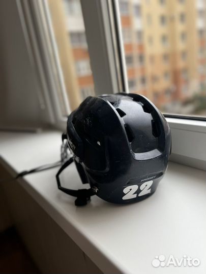 Хоккейный шлем