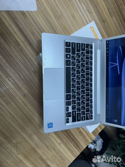 Тонкий компактный ноутбук 13.3IPS/4/4/SSD/6ч