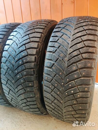 Michelin X-Ice North 4 215/55 R18 99T