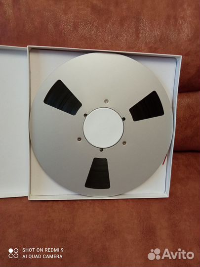 Металлические катушки с английской мастер-лентой