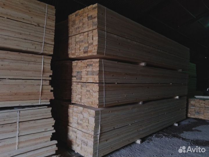 Сосновые доски, надежность и стабильность в каждом