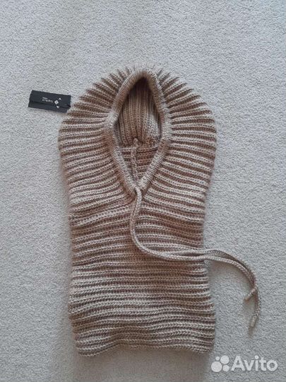 Капор женский вязаный