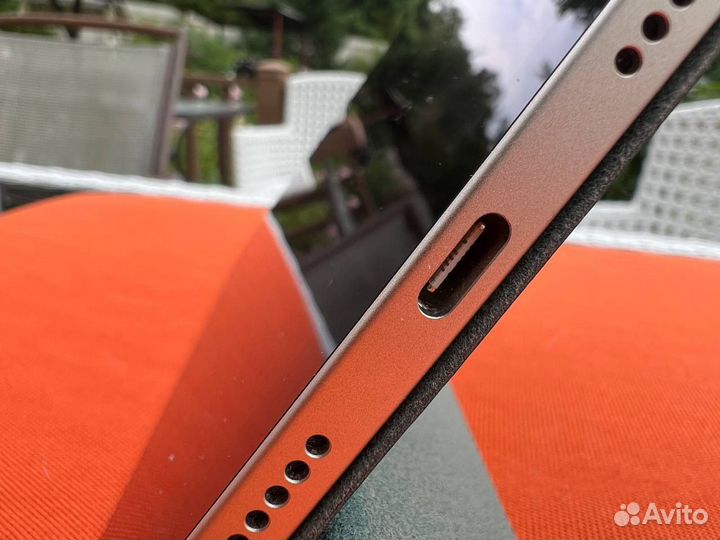 iPad mini Wi-Fi 64GB Starlight («Сияющая звезда»)