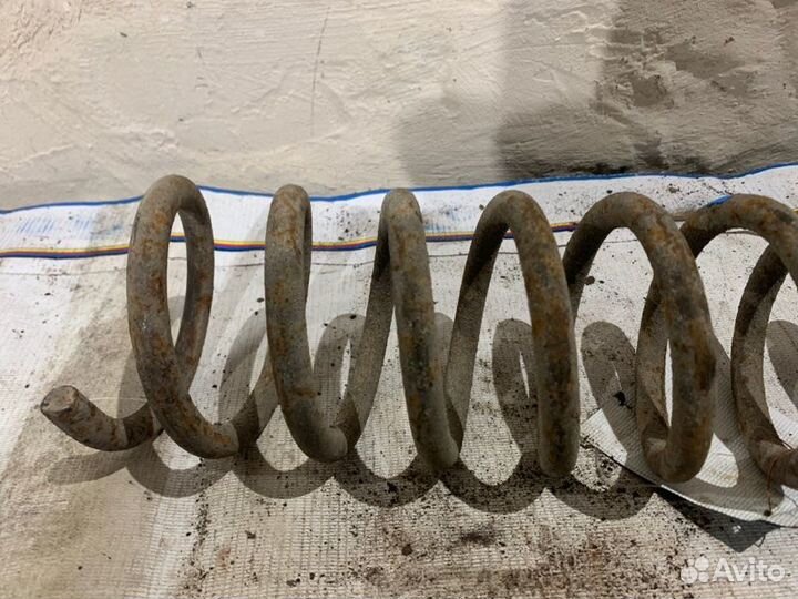 Пружина задняя 80/90 B4 1992-1995