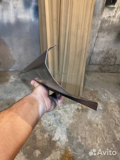 Комплект порогов на Toyota Corolla 9 E120 E130