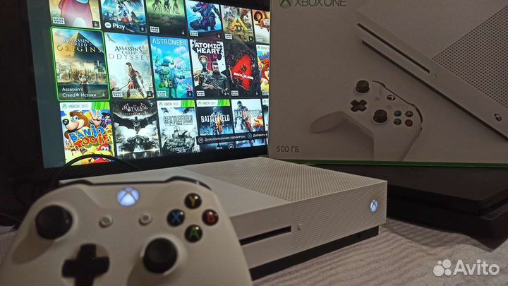 Xbox One S 1tb с играми GamePass