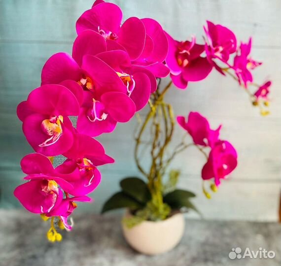 Искусственная орхидея. Имитация живой орхидеи