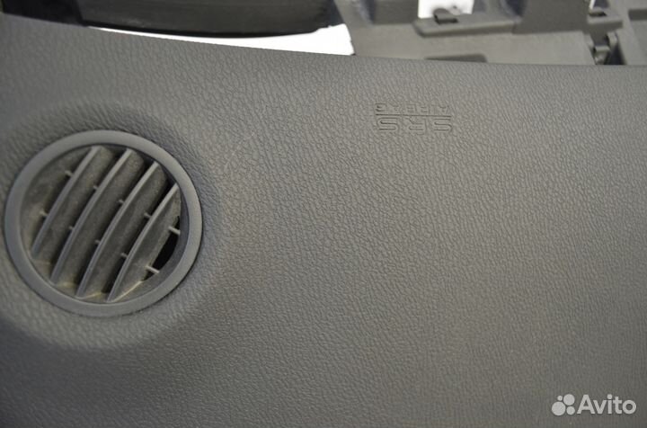 Торпедо панель приборов Honda Legend