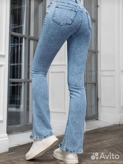 Джинсы клеш голубые с разрезами