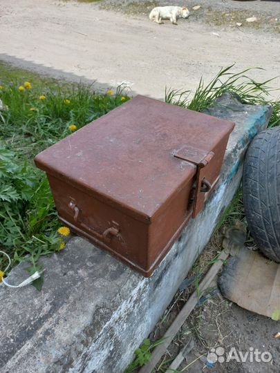 Сейф (полевая касса)