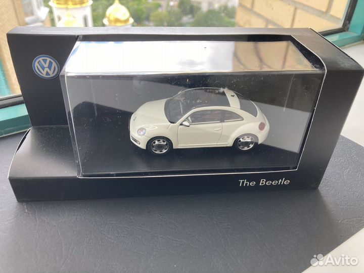 Коллекционная модель VW new beetle 1:43 Schuco