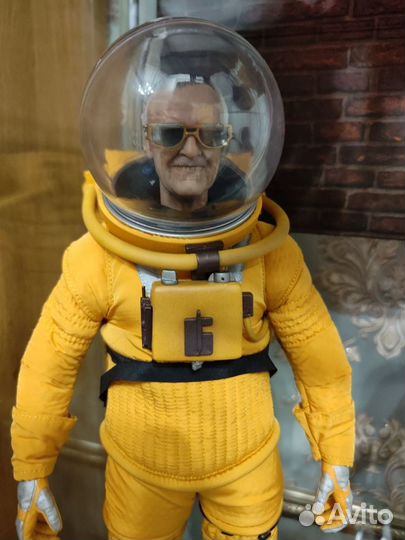 Stan lee legend creation 1/6 (копия hot toys)