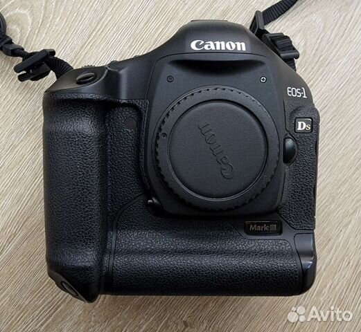 Зеркальный фотоаппарат canon eos 1Ds mark III