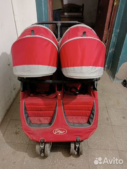 Прогулочная коляска для двойни или погодок