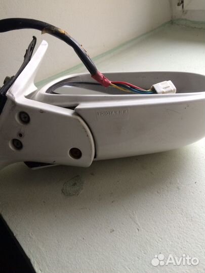 Зеркало заднего вида тойота