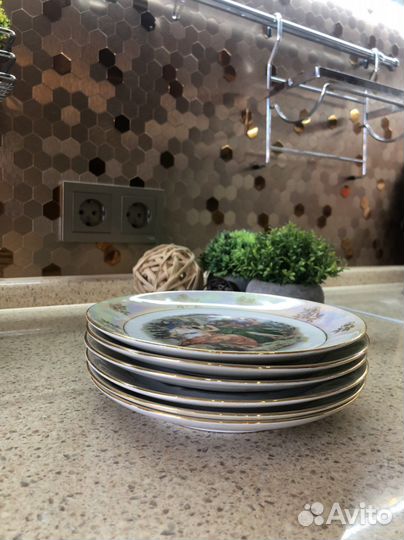 Тарелки закусочные из сервиза Мадонна