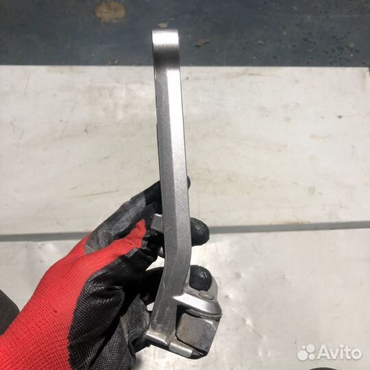 Левый пассажирский кронштейн для Kaasaki ZX10R 04