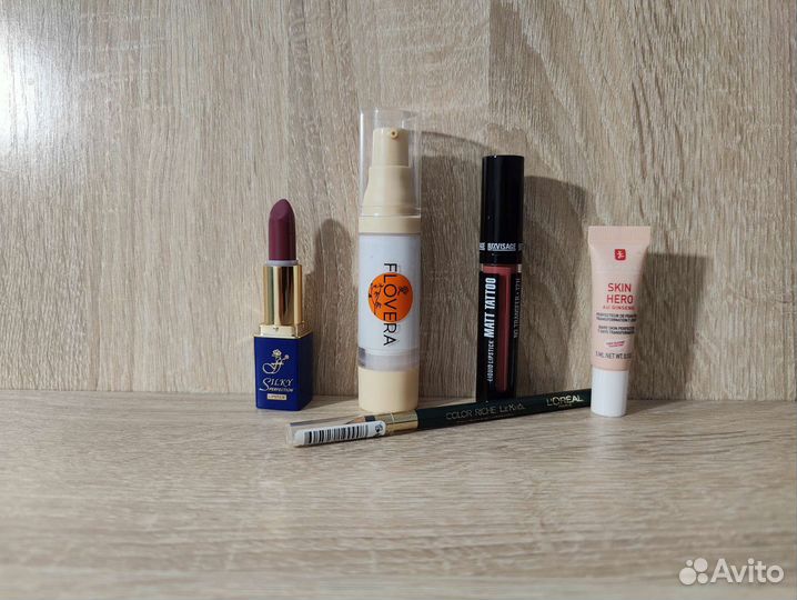 Набор декоративной косметики пакетом